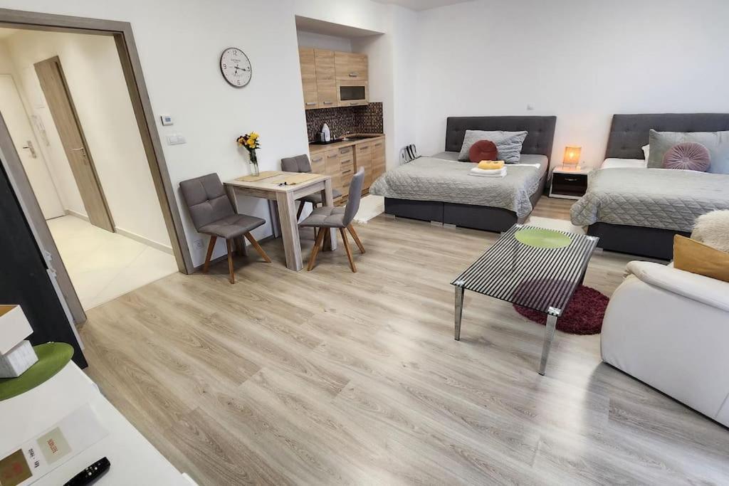 Apartman Praha Apartment Bagian luar foto